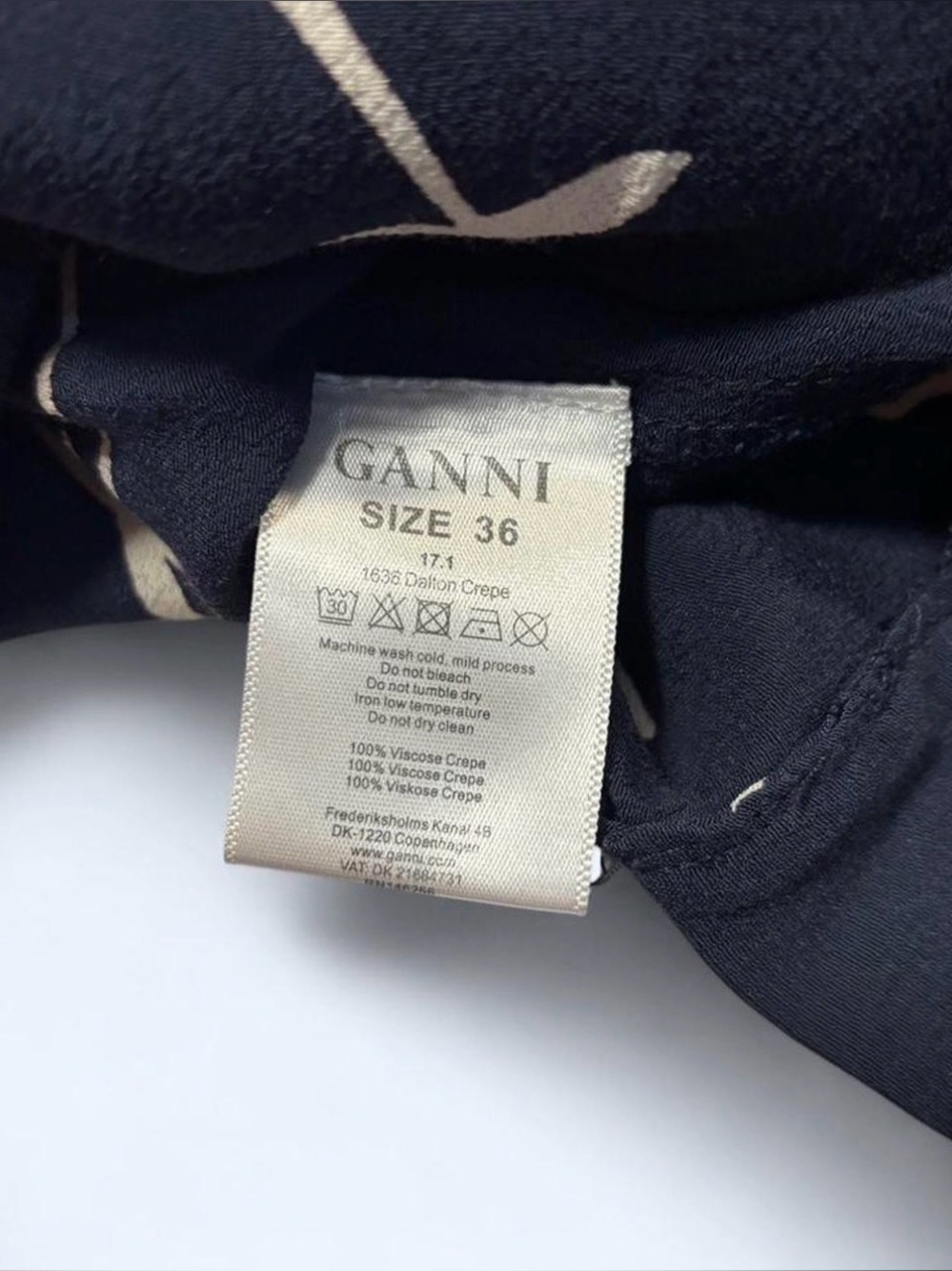 Ganni Dalton Crepe Floral Print Shirt Blouse Navy Sz S EU 36 Boho Small Hole - Picture 6 of 7